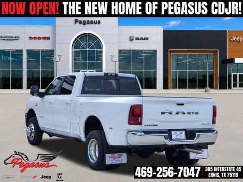 New 2026 RAM 3500 Laramie AWD/4WD image 4