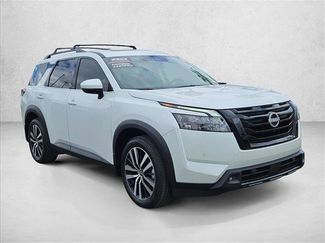 Used 2025 Nissan Pathfinder Platinum AWD/4WD video 3