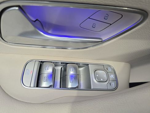 Certified 2025 Mercedes-Benz GLE 450e 4MATIC image 31