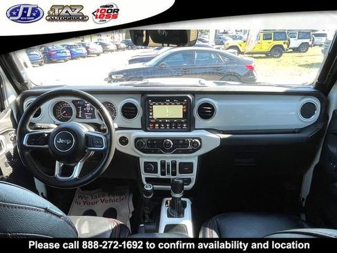 Used 2022 Jeep Wrangler Unlimited Sahara w/ Cold Weather Group AWD/4WD image 15