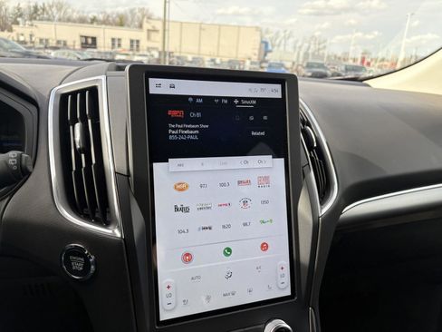 Used 2024 Ford Edge Titanium image 16