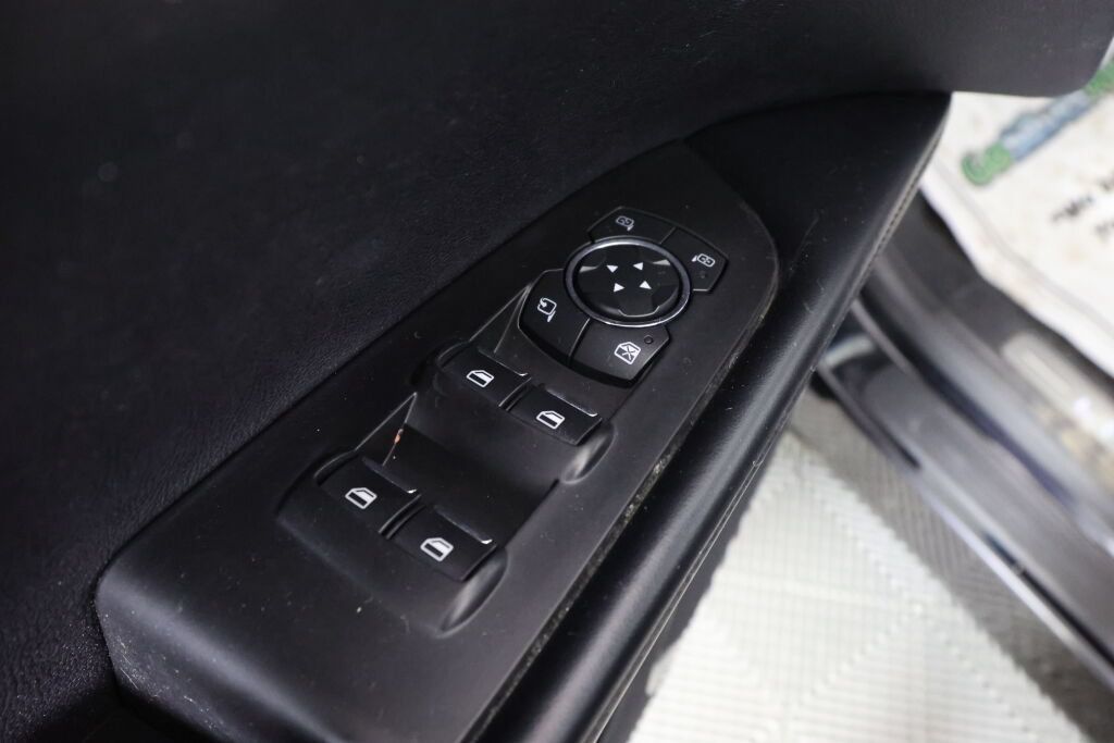 Used 2016 Lincoln MKX Reserve w/ Climate Package FWD image 31