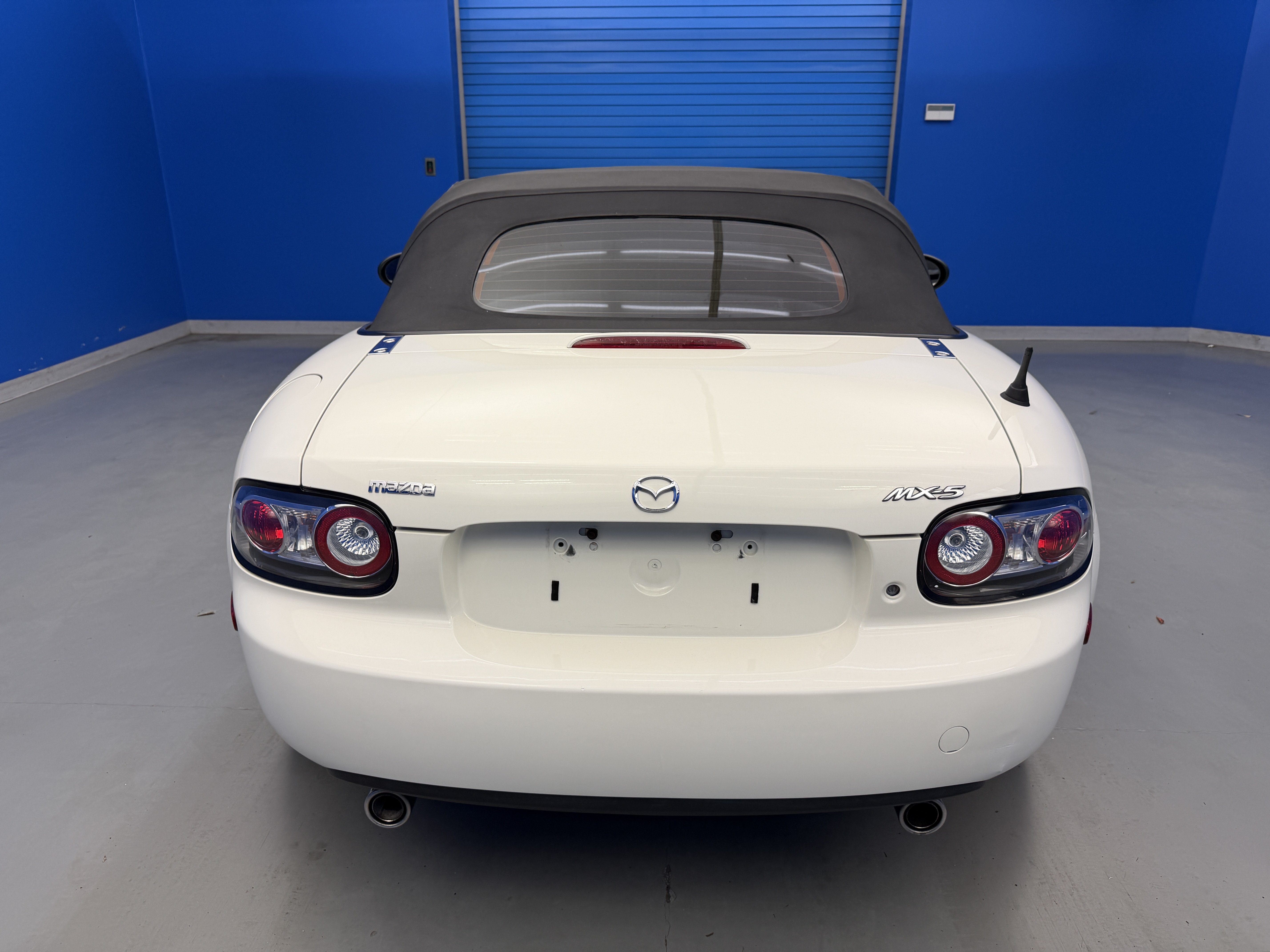 Used 2006 MAZDA MX-5 Miata Touring RWD image 6