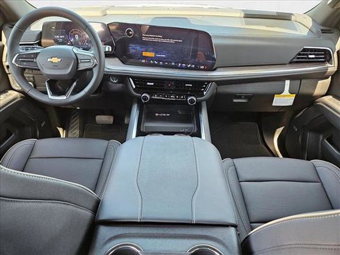 New 2025 Chevrolet Suburban Premier image 15