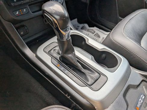 Used 2022 Chevrolet Colorado ZR2 image 19