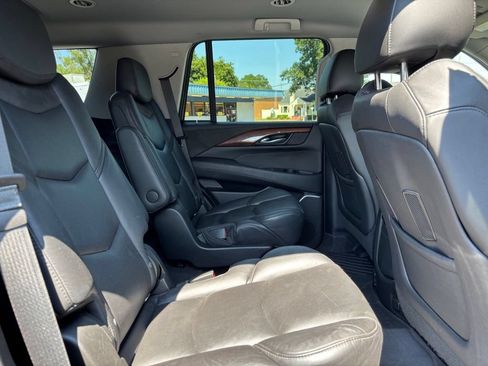 Used 2020 Cadillac Escalade 2WD image 24