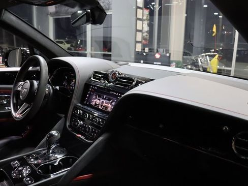 Used 2021 Bentley Bentayga Speed image 53