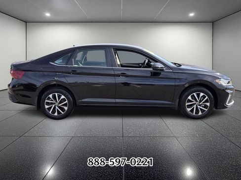 Certified 2025 Volkswagen Jetta S image 6