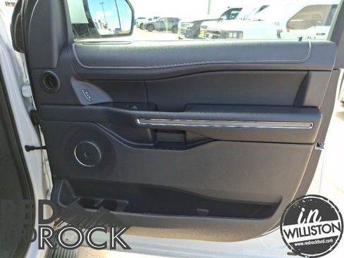 Used 2024 Ford Expedition XLT AWD/4WD image 8