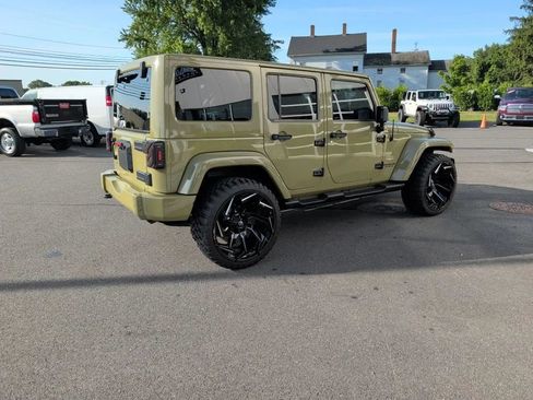 Used 2013 Jeep Wrangler Unlimited Sahara w/ Connectivity Group AWD/4WD image 14