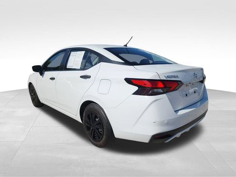 Used 2022 Nissan Versa S FWD image 8