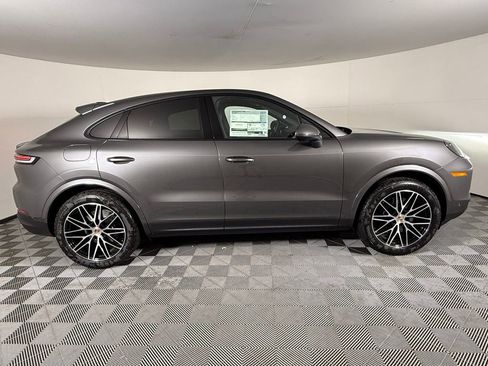 New 2025 Porsche Cayenne Coupe image 8