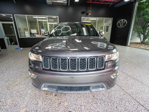 Used 2017 Jeep Grand Cherokee Limited AWD/4WD image 6