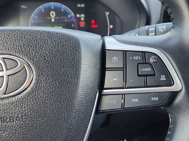 Used 2025 Toyota Grand Highlander FWD image 40