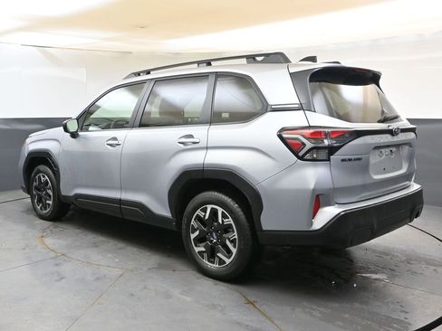 Certified 2025 Subaru Forester Premium AWD/4WD image 3