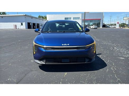 Used 2025 Kia K4 FWD image 2