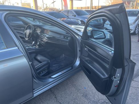 Used 2011 BMW 740Li image 18