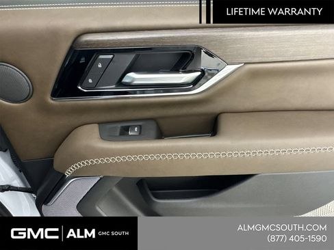 New 2026 GMC Yukon Denali Ultimate w/ LPO, Floor Liner Package AWD/4WD image 18