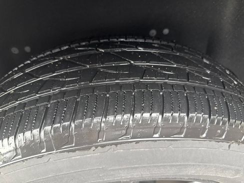 Used 2019 Chevrolet Tahoe LT RWD image 9