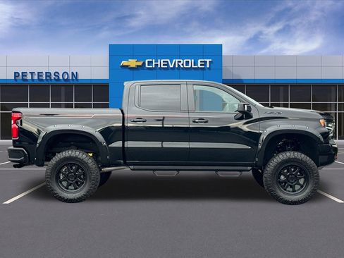 Used 2024 Chevrolet Silverado 1500 ZR2 AWD/4WD image 3