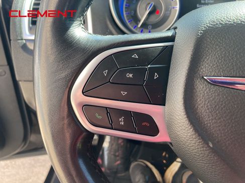 Used 2021 Chrysler 300 Touring image 9