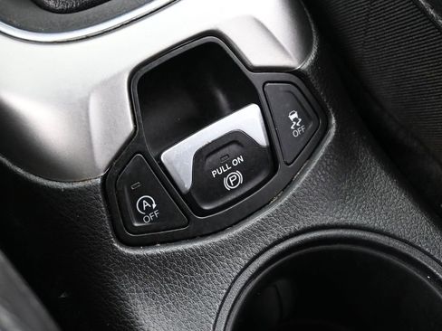 Used 2021 Jeep Compass Latitude w/ Driver Assistance Group image 25