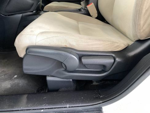 Used 2016 Honda CR-V LX image 32