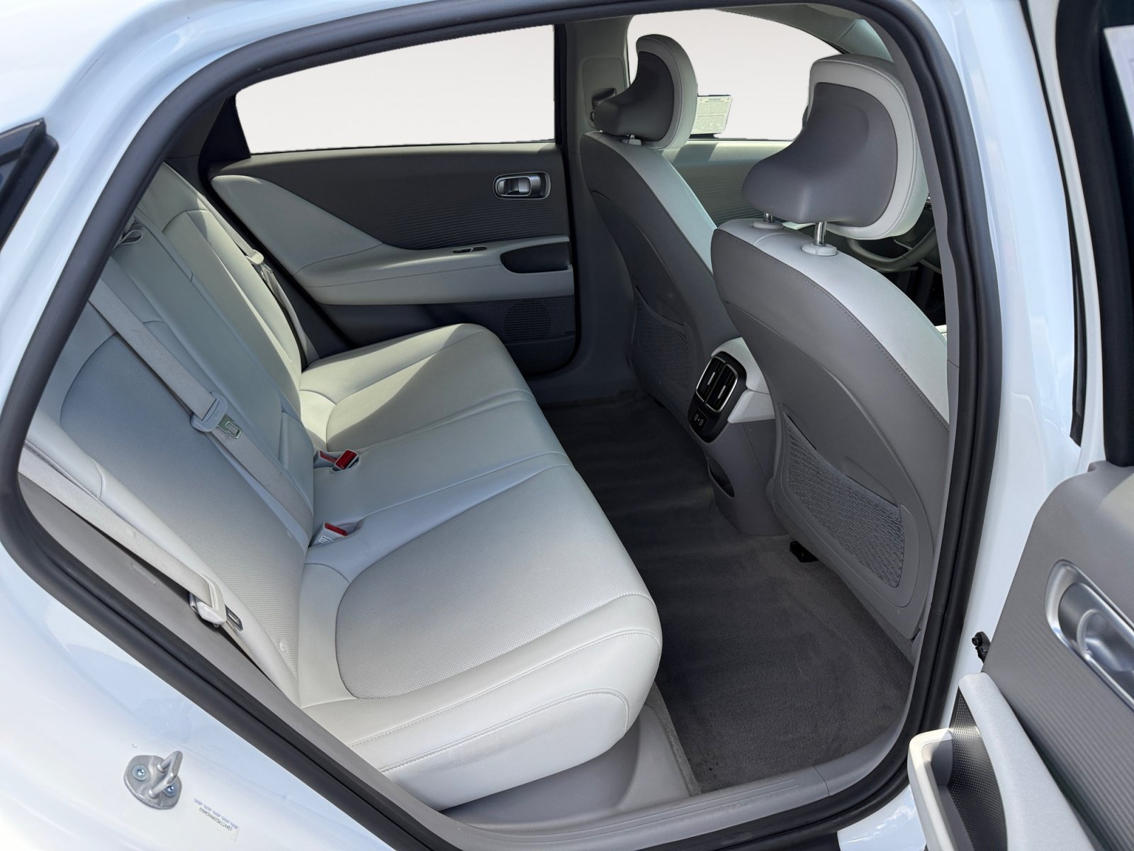 Used 2025 Hyundai Ioniq 6 SEL RWD image 18