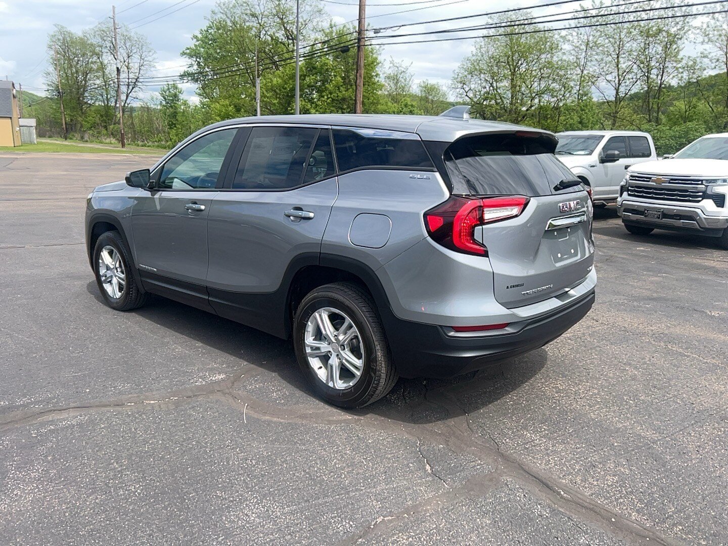 Used 2023 GMC Terrain SLE AWD/4WD image 7
