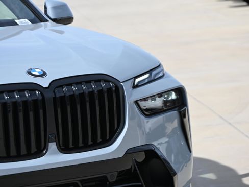 New 2026 BMW X7 xDrive40i image 6