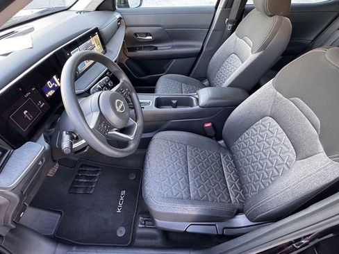 Certified 2025 Nissan Kicks SV image 11