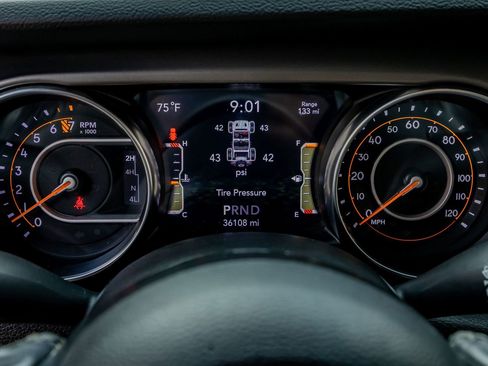 Used 2022 Jeep Wrangler Unlimited Sport image 19