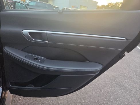 Used 2025 Hyundai Sonata Limited FWD image 32
