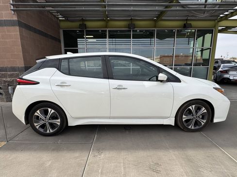 Used 2021 Nissan Leaf SV w/ SV Technology Package image 9