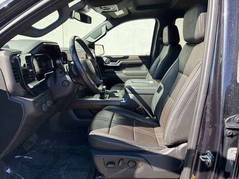 Used 2022 Chevrolet Silverado 1500 High Country w/ Z71 Off-Road Package AWD/4WD image 12
