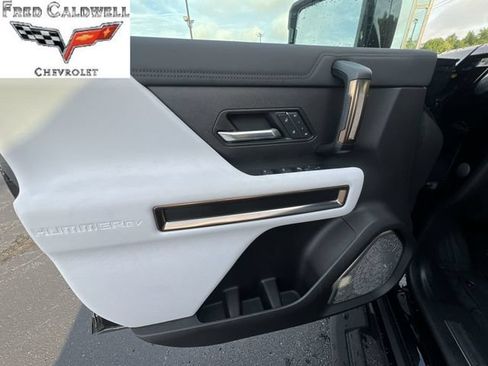 Used 2025 GMC Hummer EV 3X w/ LPO, Cargo Utility Package AWD/4WD image 28