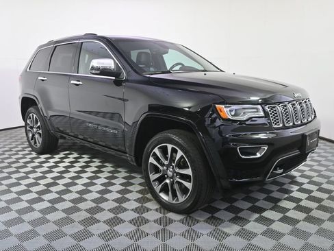 Used 2017 Jeep Grand Cherokee Overland AWD/4WD image 8