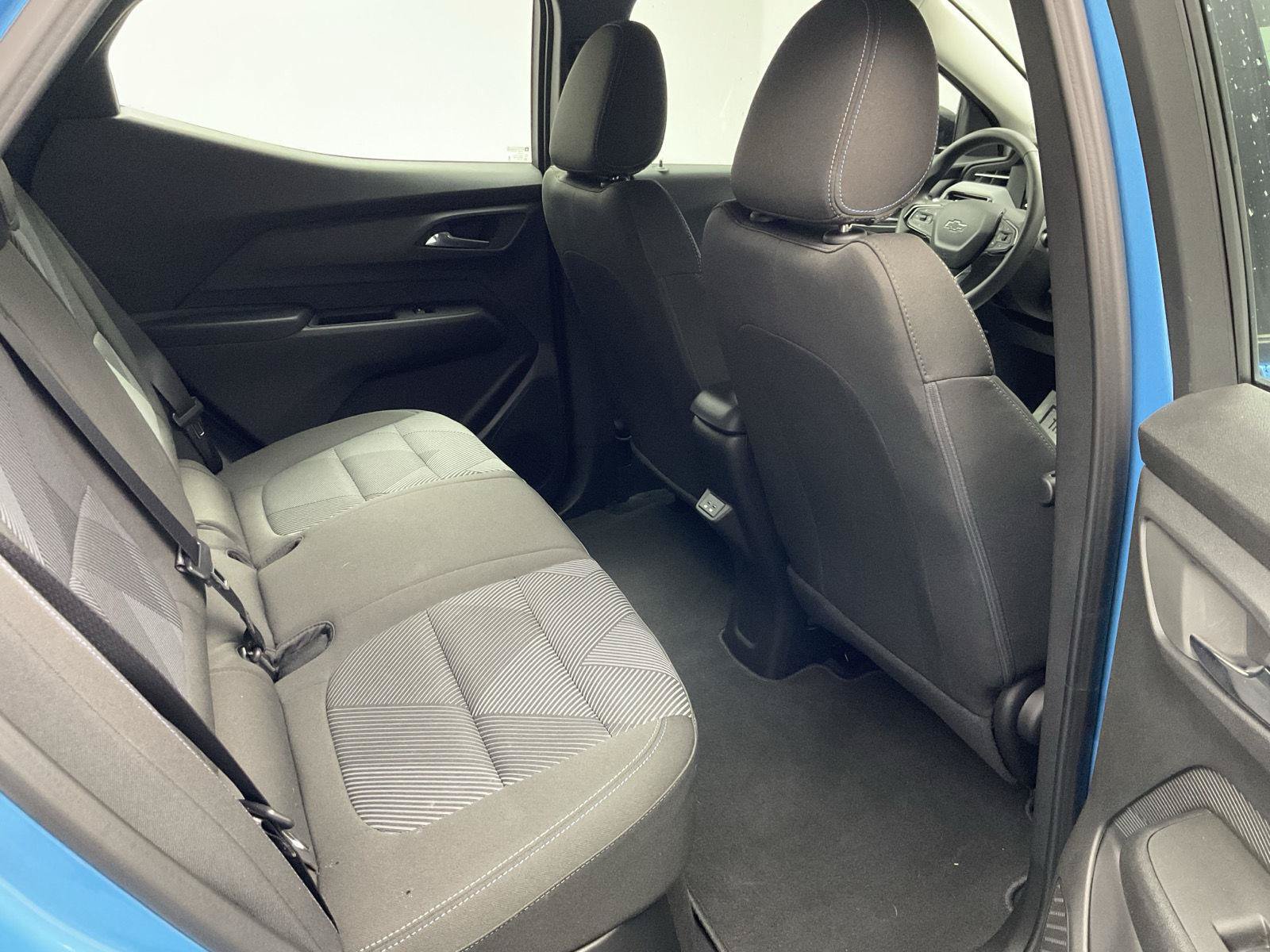 Used 2027 Chevrolet Bolt LT FWD image 25