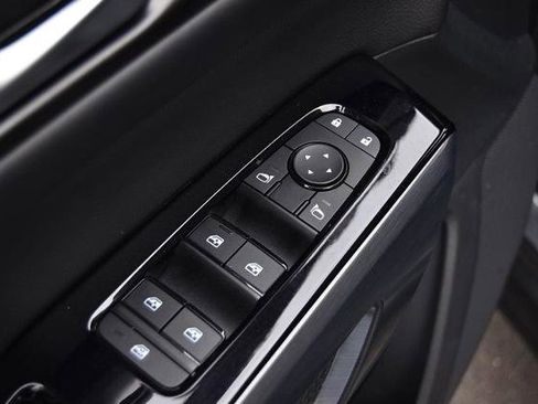 Certified 2023 Nissan Pathfinder SL image 9