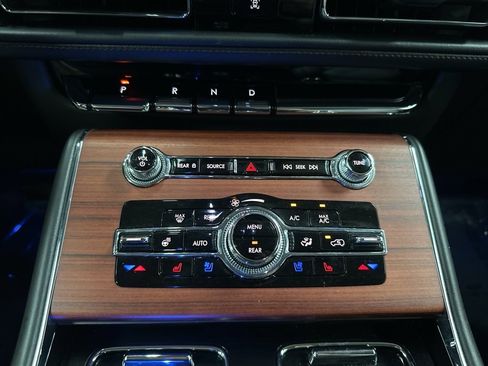 Used 2023 Lincoln Aviator Reserve w/ Equipment Group 201A image 25