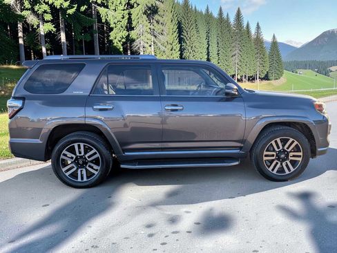 Used 2016 Toyota 4Runner Limited AWD/4WD image 7