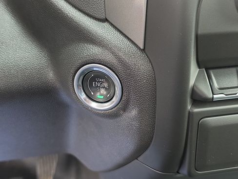 Certified 2025 Chevrolet Silverado 1500 W/T RWD image 19
