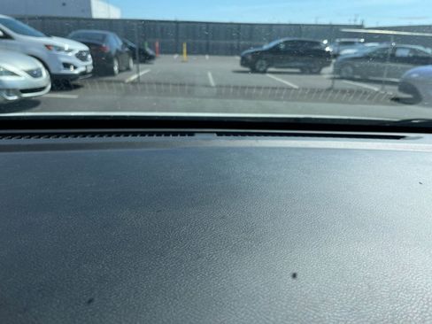 Used 2025 Nissan Versa SV FWD image 17
