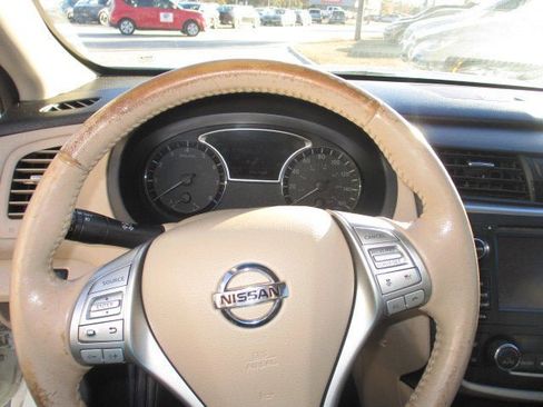 Used 2016 Nissan Altima 2.5 SL w/ 2.5 Technology Package image 13