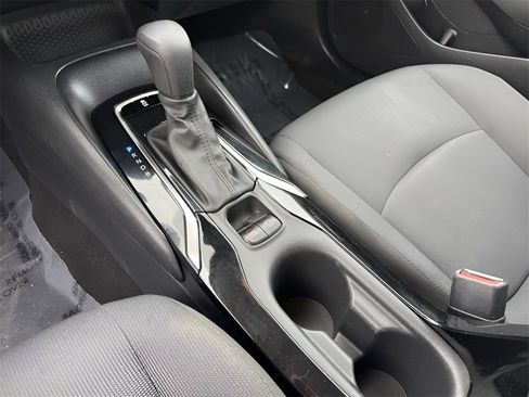 Used 2021 Toyota Corolla LE image 28