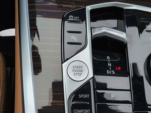 Used 2026 BMW X7 xDrive40i image 12