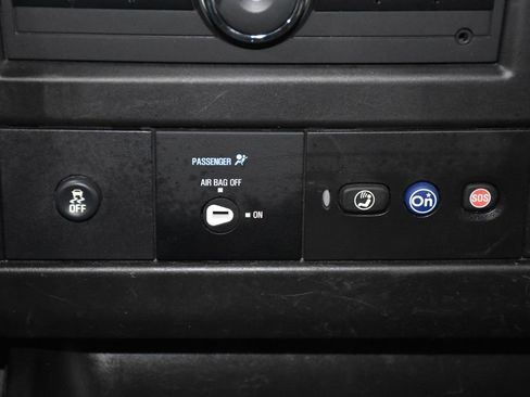 Used 2020 Chevrolet Express 3500 w/ Driver Convenience Package image 21