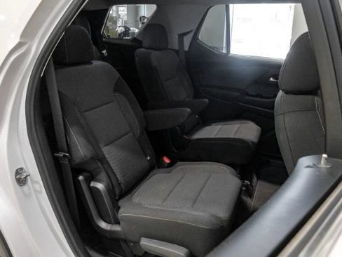 Used 2020 Chevrolet Traverse LT FWD image 36