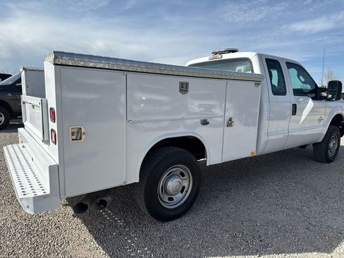 Used 2012 Ford F250 XL w/ Snow Plow Prep Pkg image 11