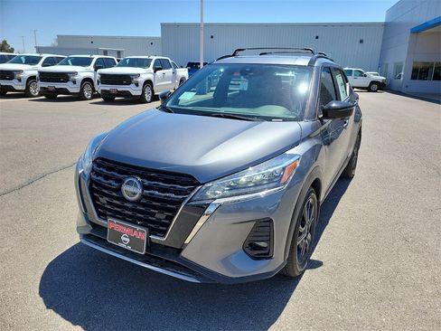New 2024 Nissan Kicks SR w/ SR Premium Package image 4